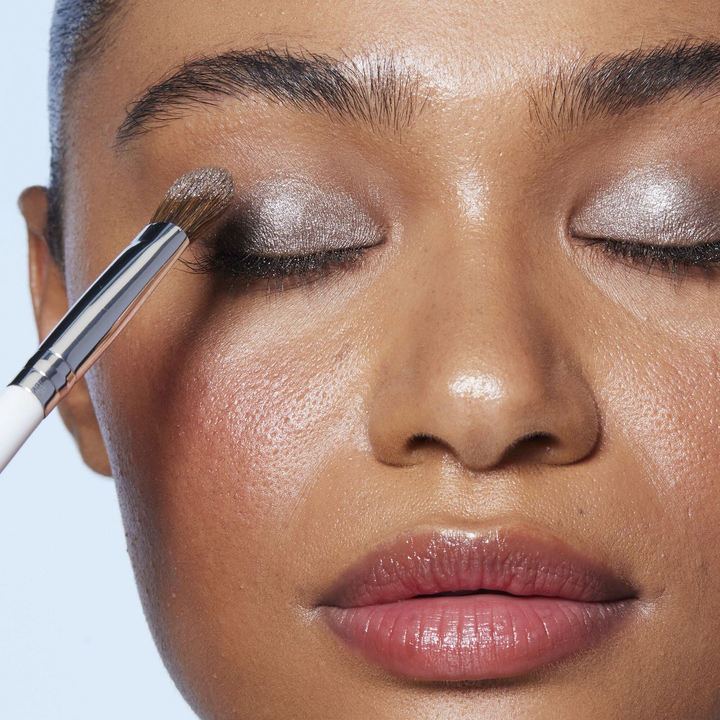 wide-tapered-eyeshadow-brush-t2 21994_Wide_Trapered_Eyeshadow_Brush.jpg