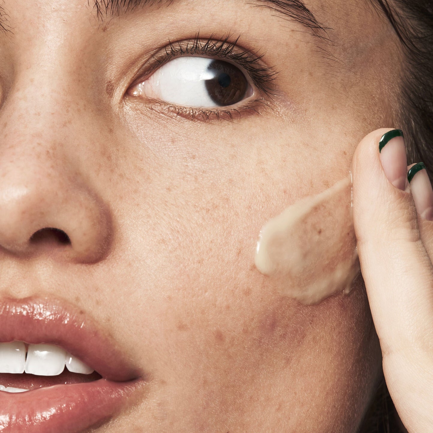 blemish-breakthrough-acne-calming-water-cream-n1 021522_Isabella_Acne_After_0462_FINAL_IGF_9e5f70b6-f47c-4bf3-9a7f-a9f223867f61.jpg