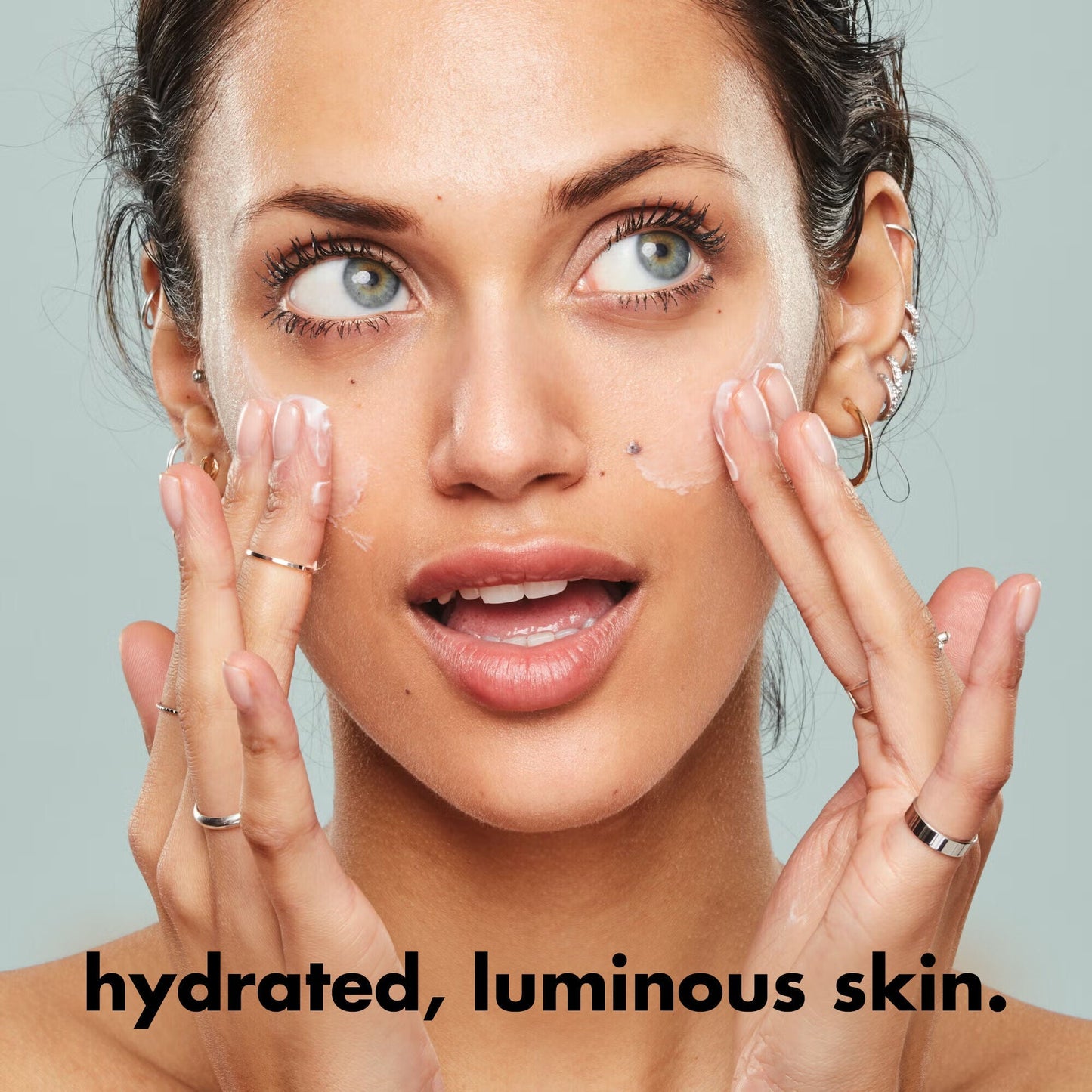 holy-hydration-face-cream-fragrance-free-g1 0226_EDU_HHFaceCreamFragranceFree_Benefit.jpg