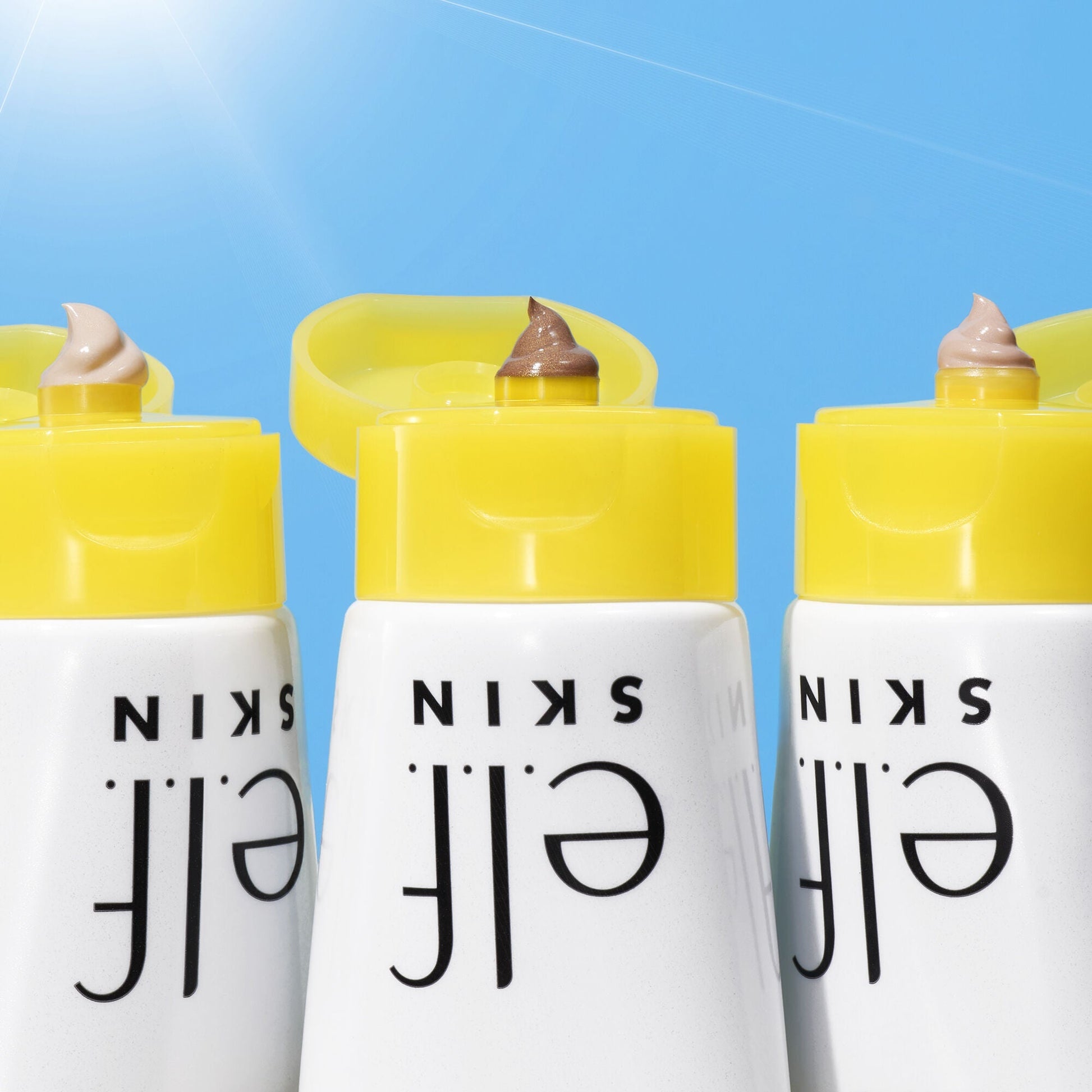 suntouchable-whoa-glow-spf-30-r0 042423_WhoaGlow_Macro_Main-2_IGF.jpg