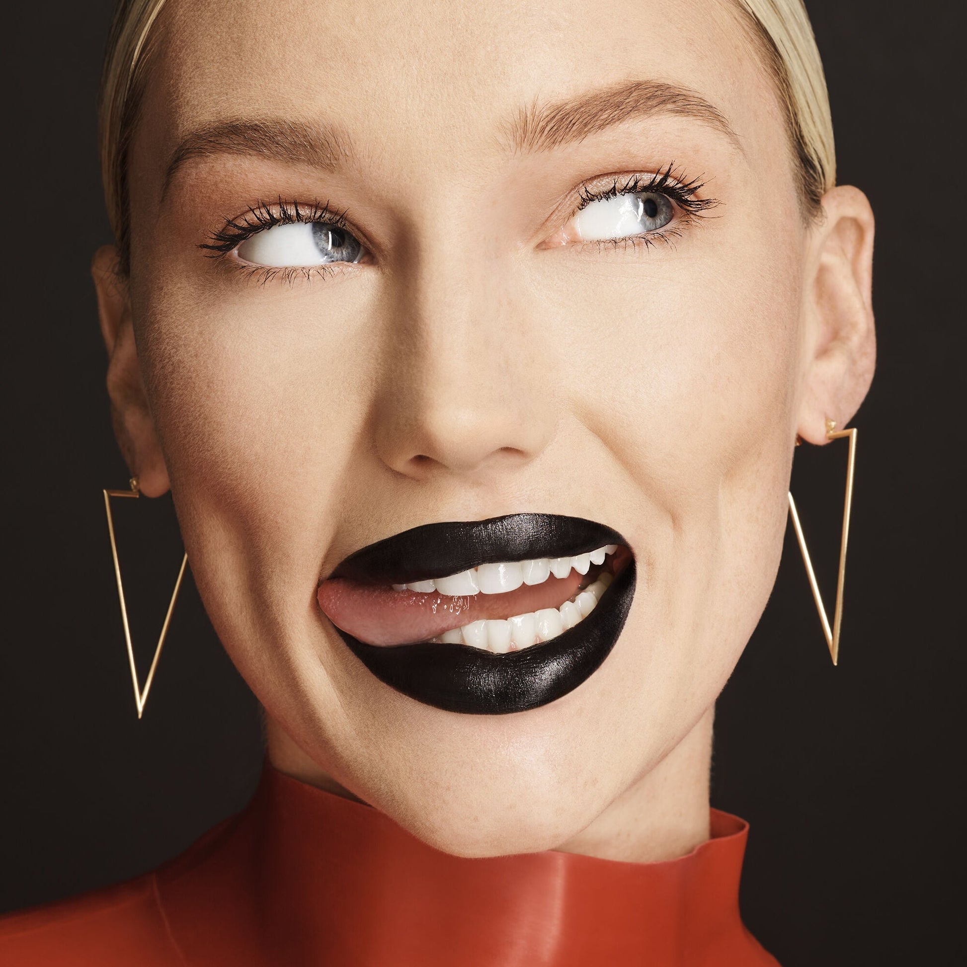 o-face-satin-lipstick-d6 071222_MD_Look4_0124_FINAL_RGB_IGF.jpg