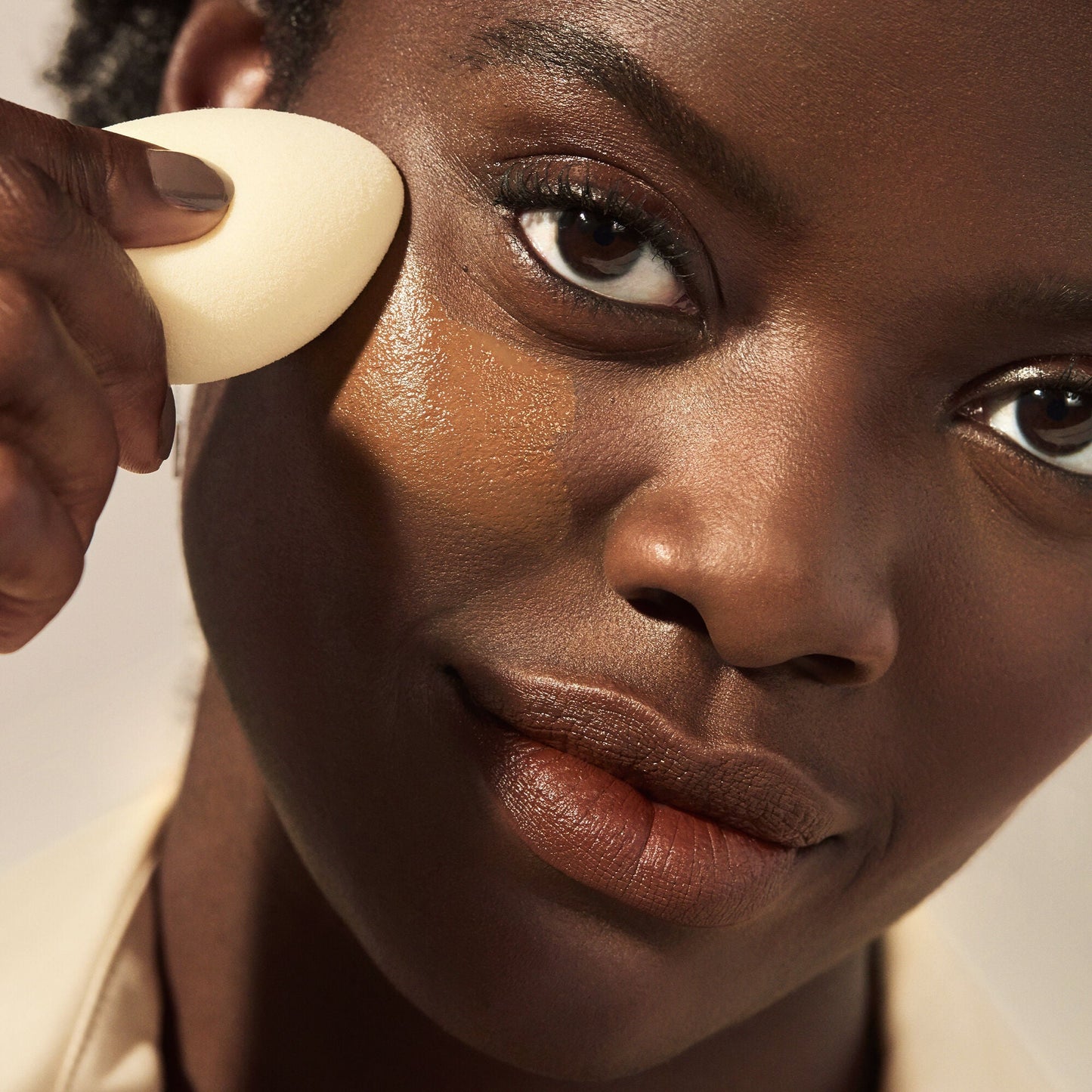camo-concealer-sponge-h2 07292020_Wemi_HydratingCamo_1765_V4_IGF.jpg