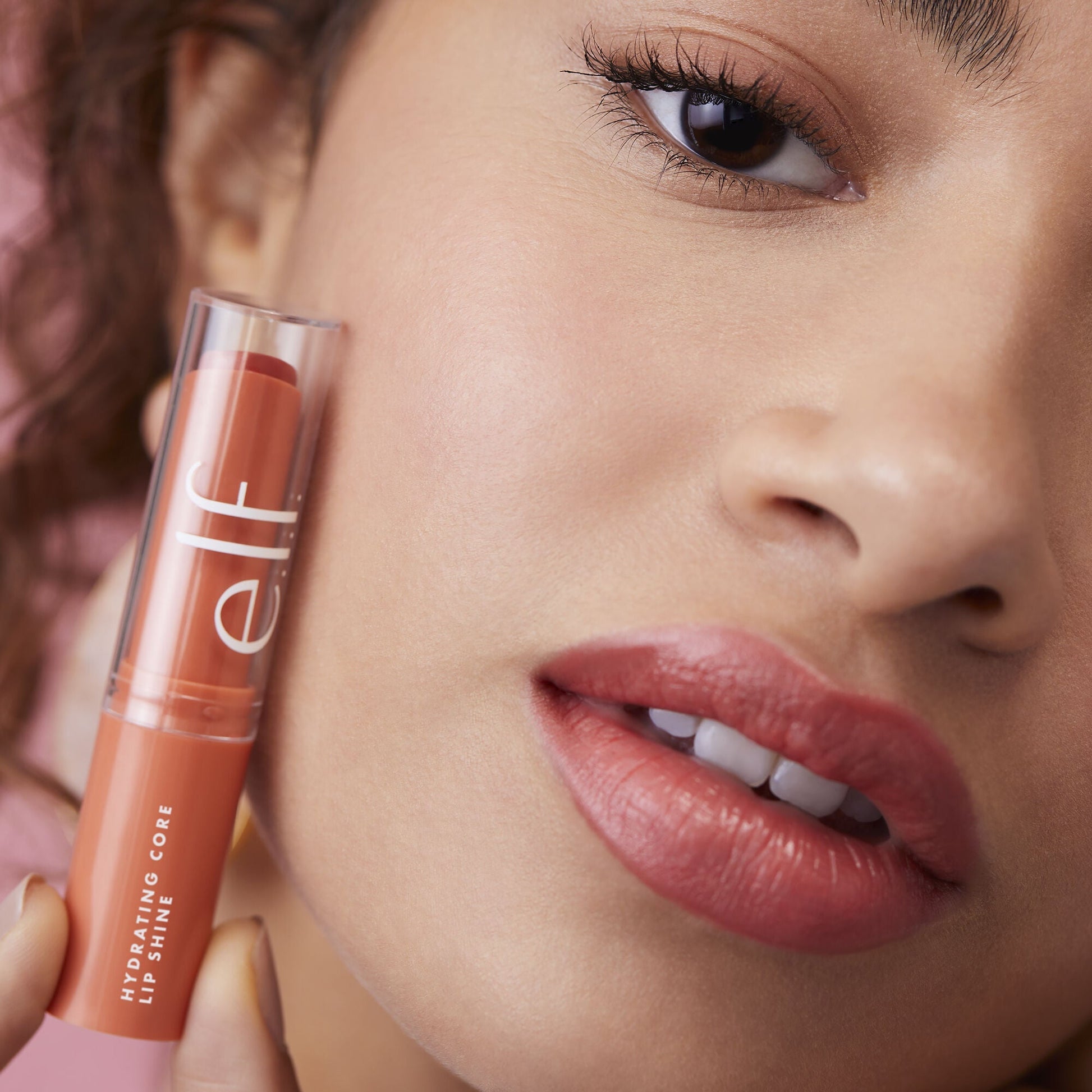 hydrating-core-lip-shine-o2 08112020_Alyssa_AmpItUp-0157_IGF_0dcd7b08-d8a1-41c3-a293-6fb7fa4ca7dd.jpg