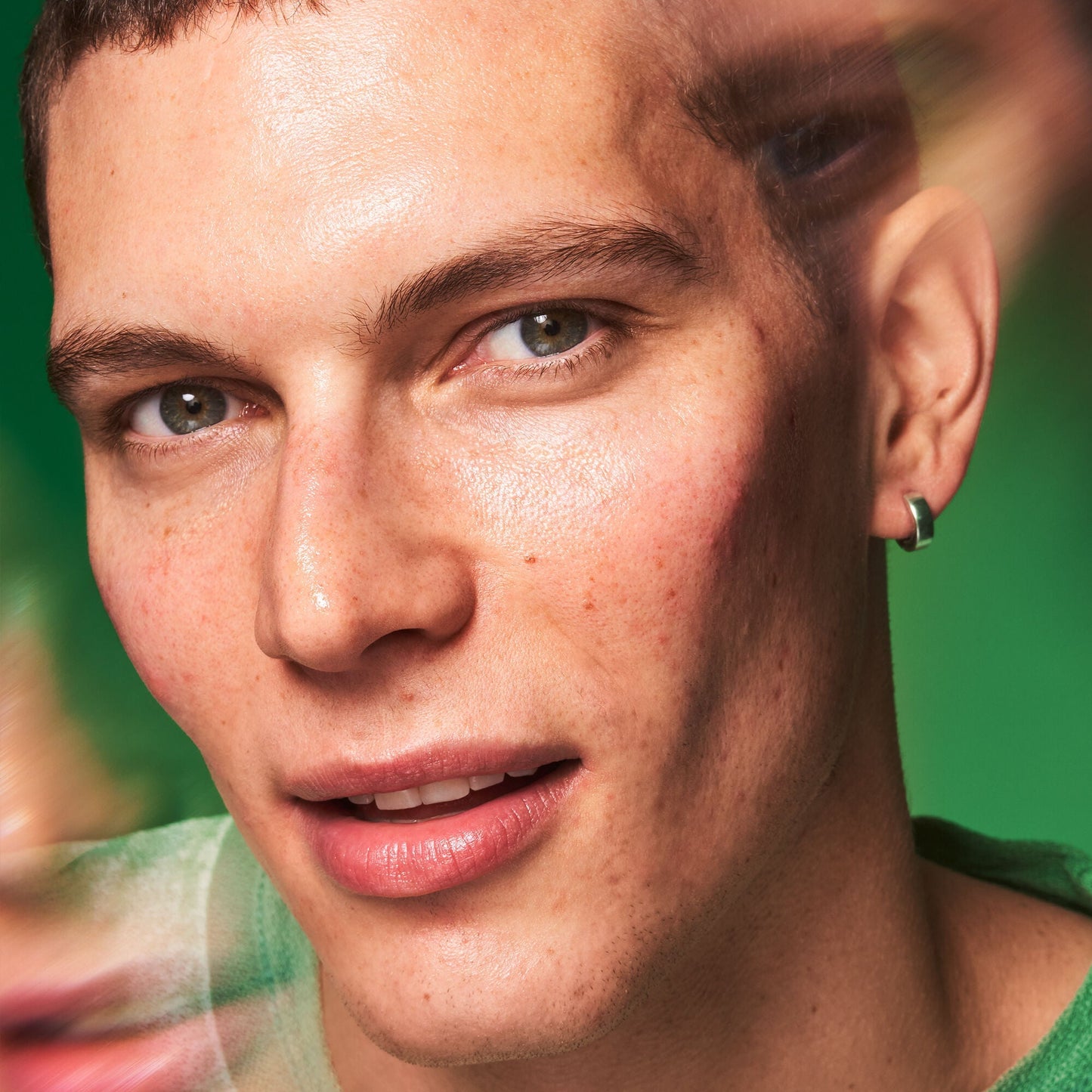 plz-clarify-facial-oil-o5 100924_SKIN_Jean_PlzC_EndLook_0036_v1_RGB_IGF.jpg