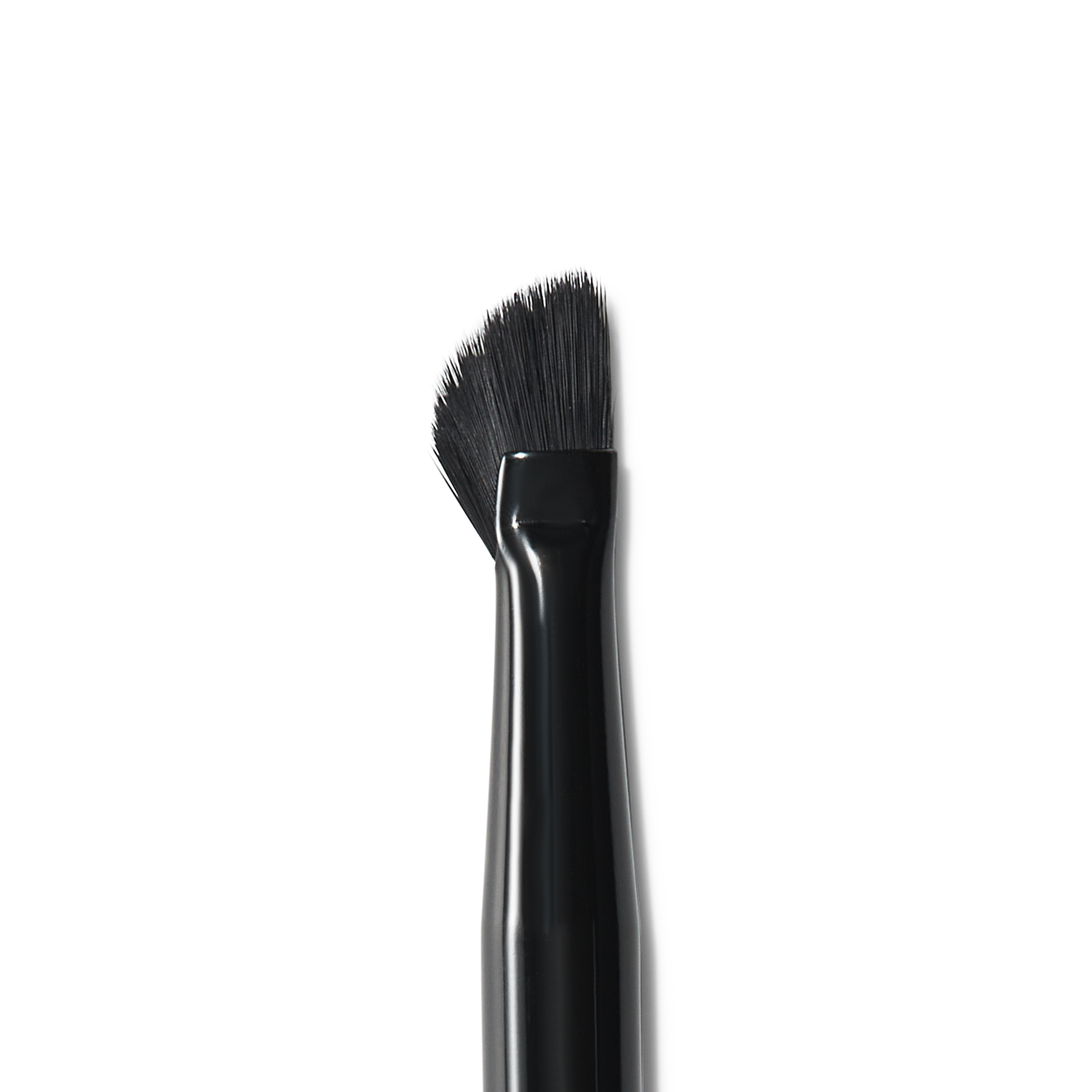wing-it-liner-brush-r8 84091_MACRO_R.png