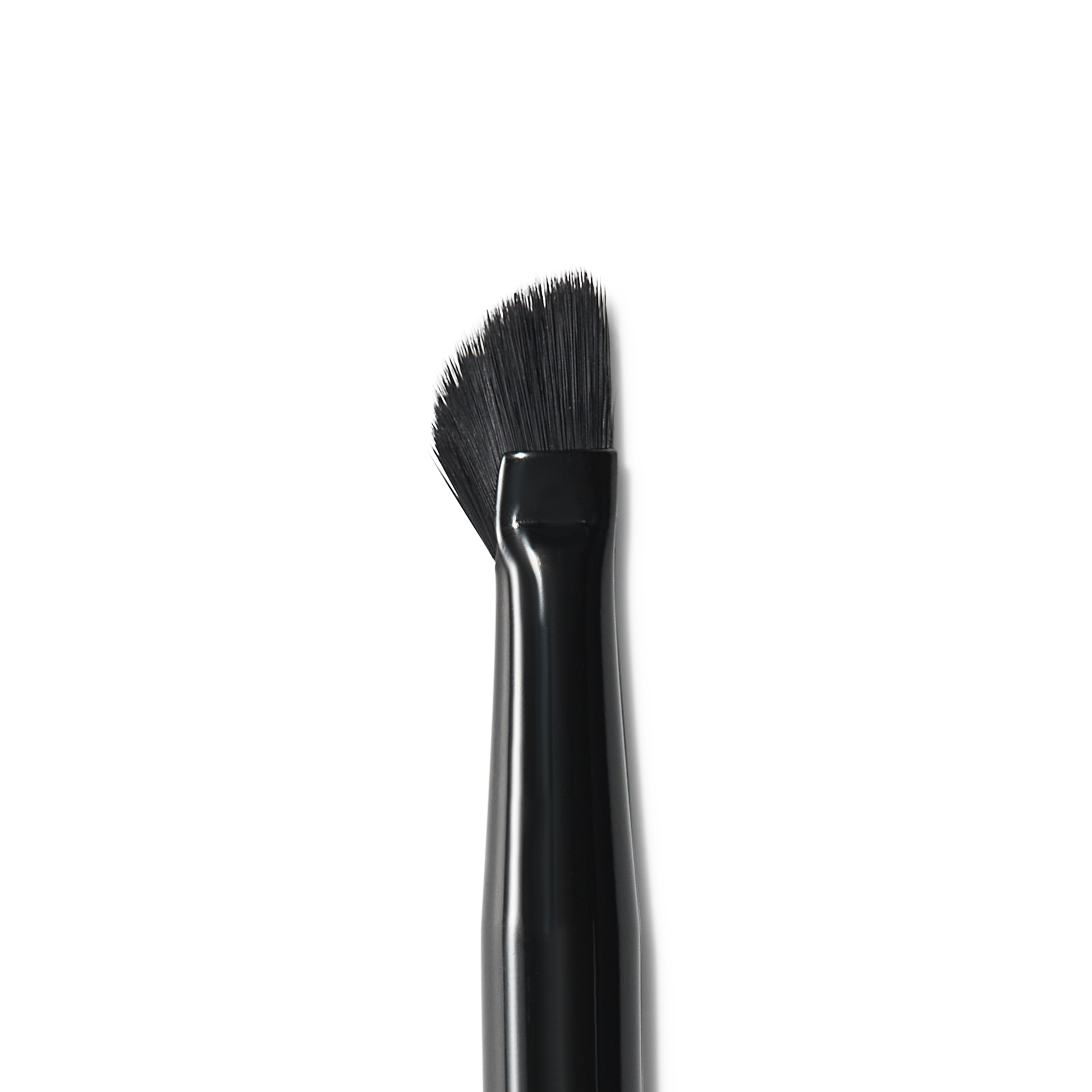 wing-it-liner-brush-r8 84091_MACRO_R.png